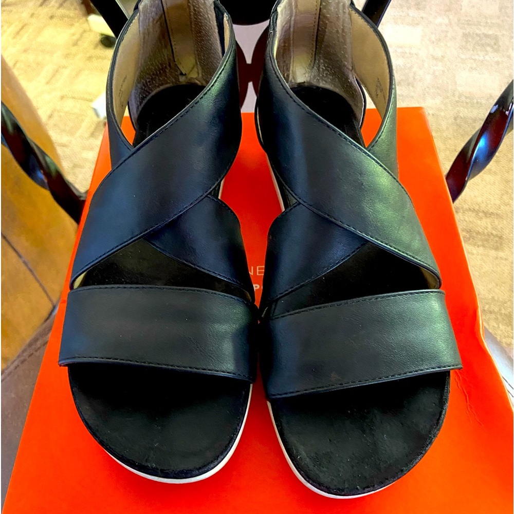 Adrienne Vittidini Sandals! Rubber Soled, Leather, Zip-Back, Total COMFORT! Sz 7